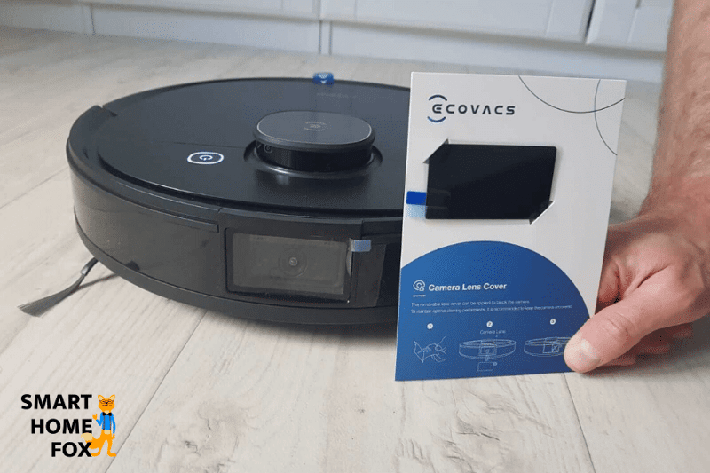 Die Frontkamera des Ecovacs Deebot T8 AIVI wird mit einer Klappe abgedeckt.